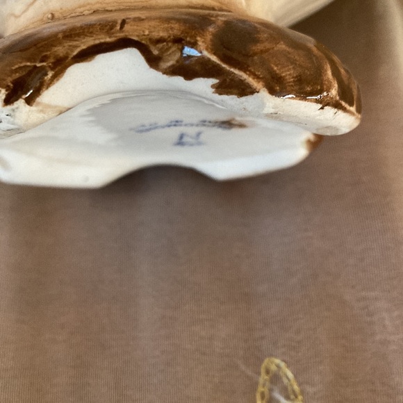 Vintage Capodimonte Basket with 2 Roses and 4 small flowers Hand Made in Italy - Picture 6 of 9